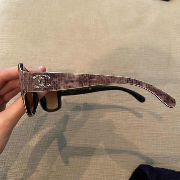 Chanel Sunglasses with CC logo brown beige style
